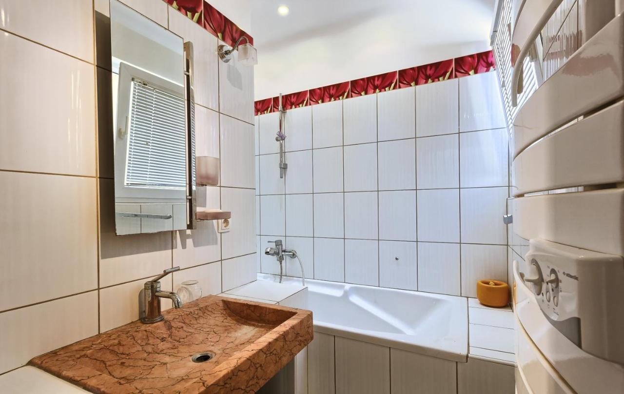 Villa Unique Sur La Plage Pour Des Vacances Inoubliables En Famille Ou Entre Amis Pour 10 Personnes Slatine Extérieur photo