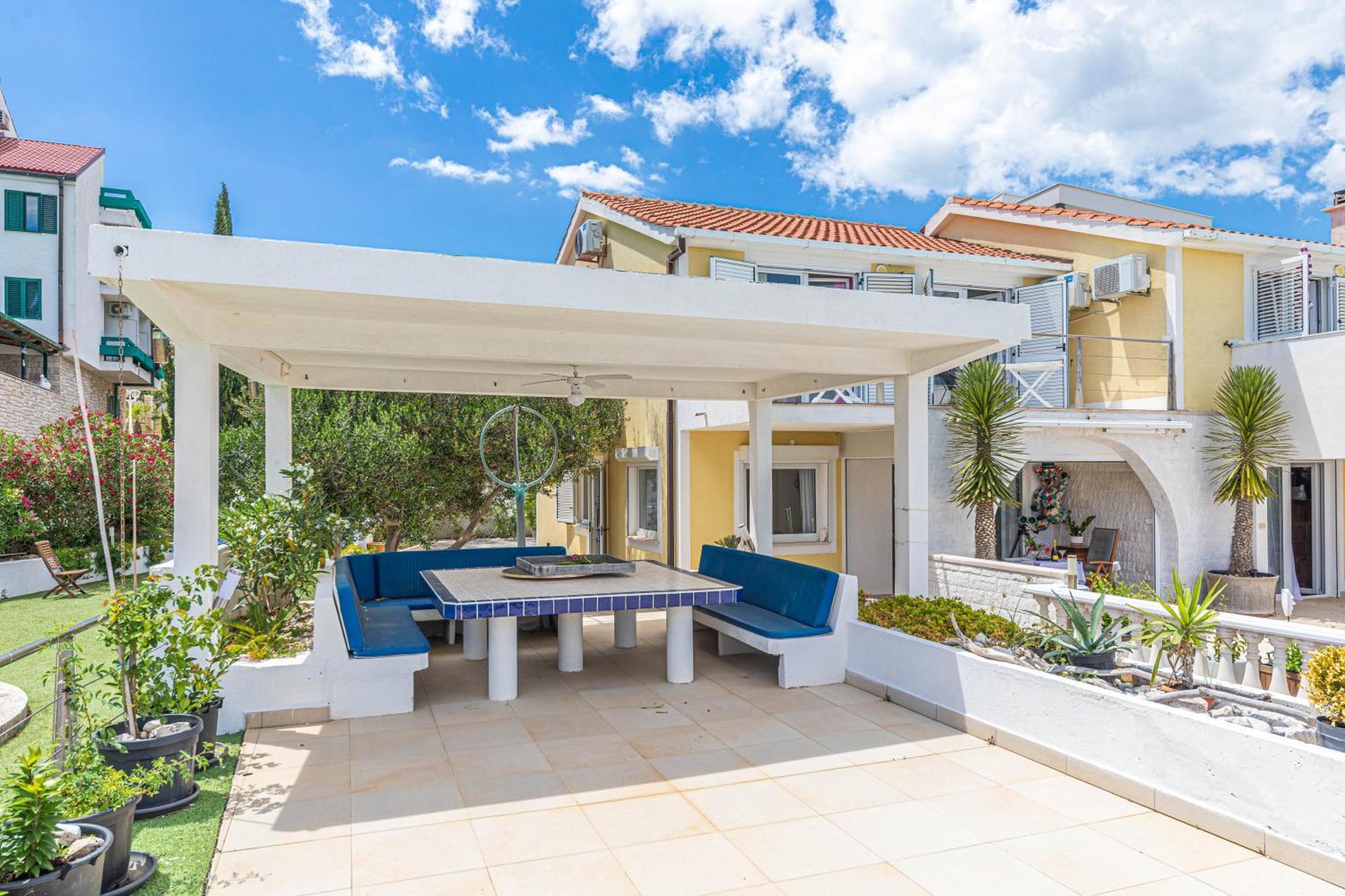 Villa Unique Sur La Plage Pour Des Vacances Inoubliables En Famille Ou Entre Amis Pour 10 Personnes Slatine Extérieur photo